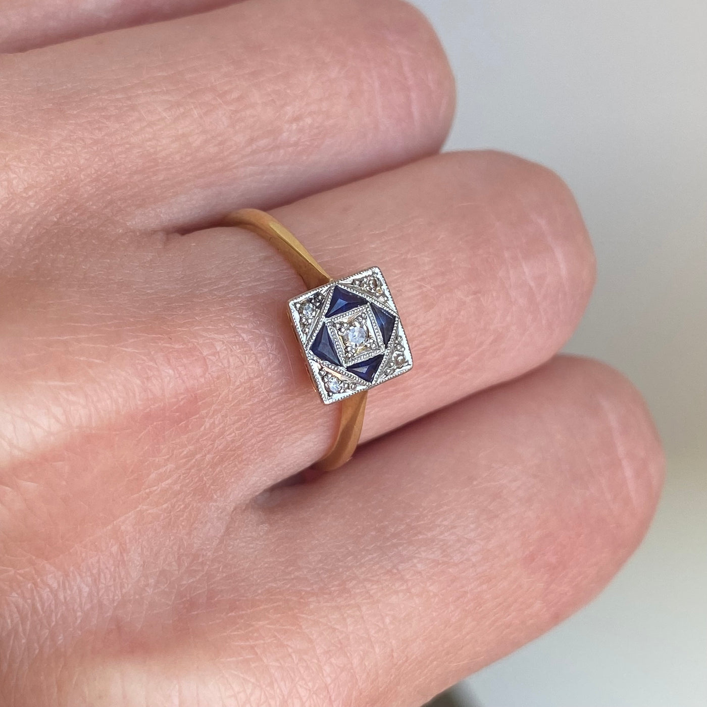 18ct Gold Art Deco Sapphire & Diamond Square Ring