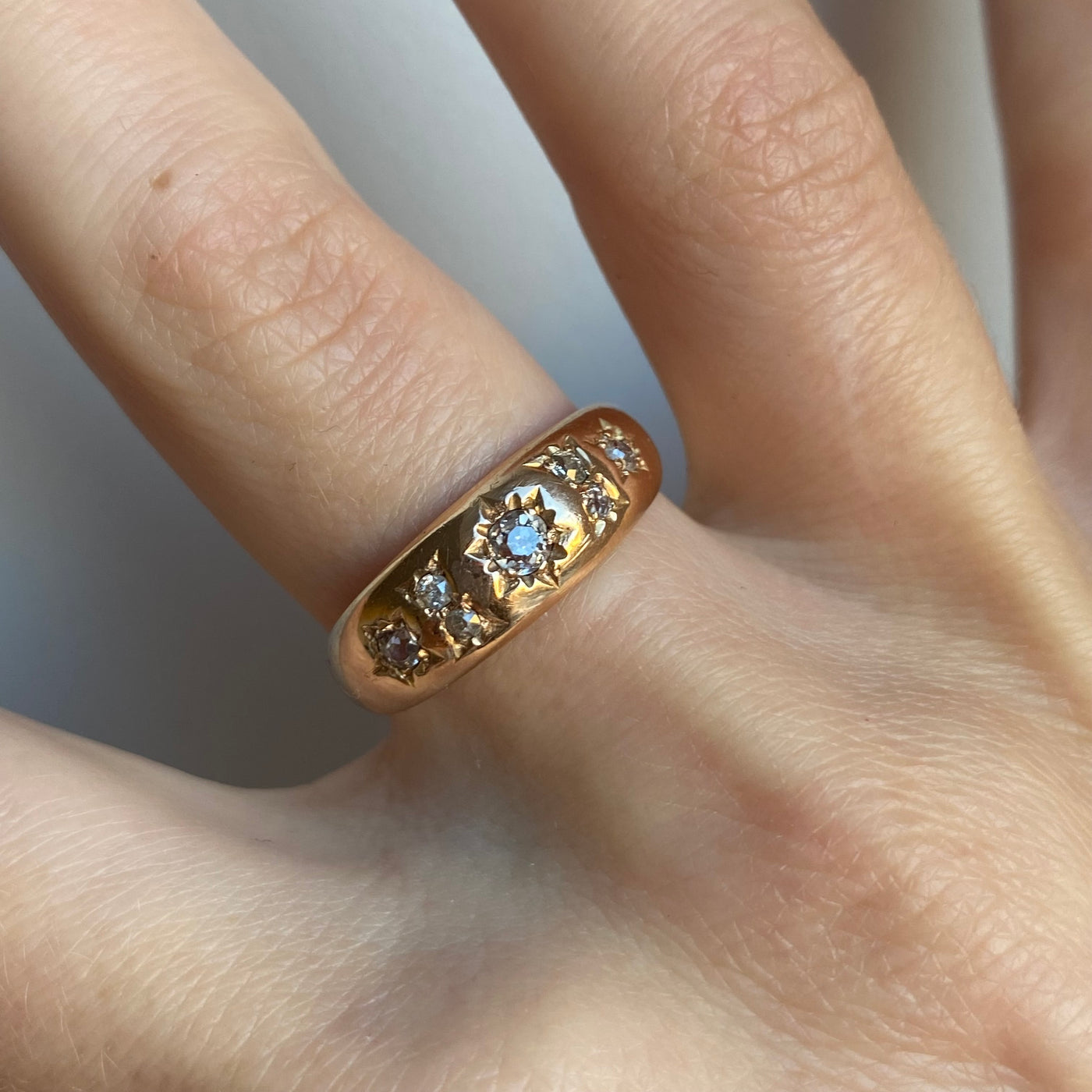 18ct Gold Seven Diamond Starburst Ring