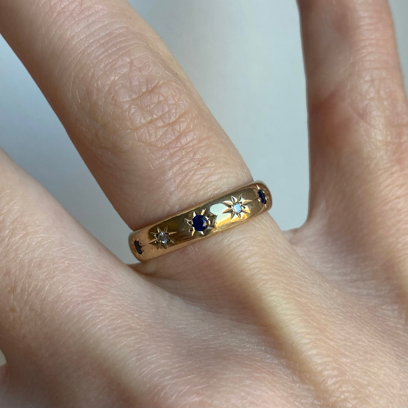 9ct Gold & Sapphire Starburst Ring