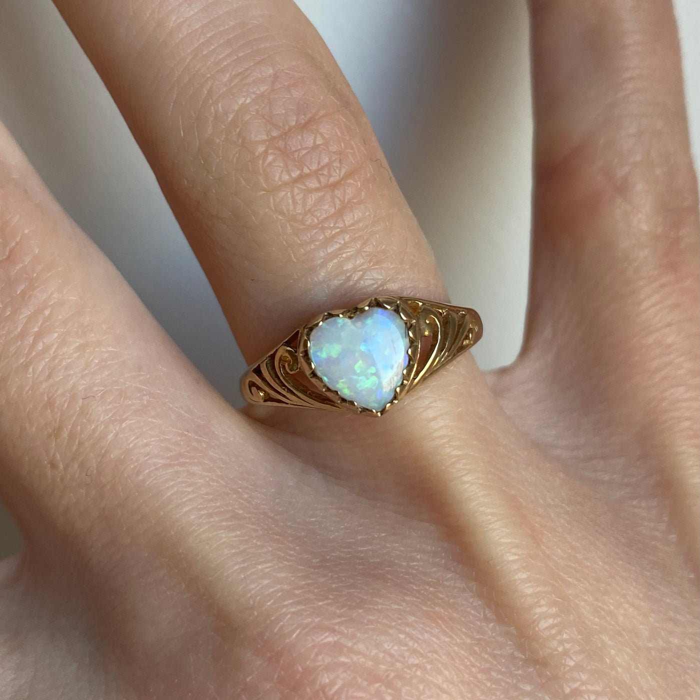 9ct Gold Opal Heart Ring