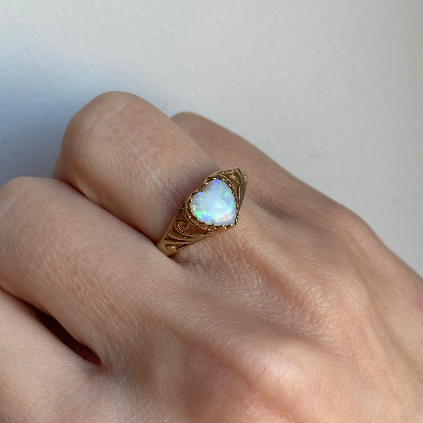 9ct Gold Opal Heart Ring