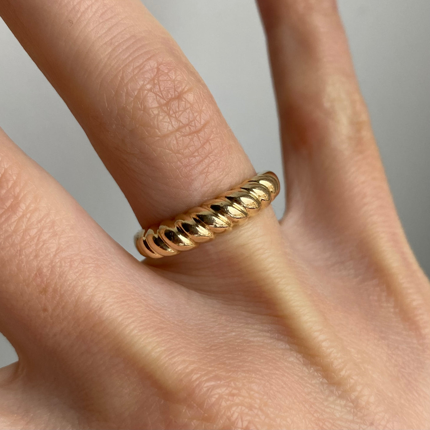 14ct Gold Twist Band Ring