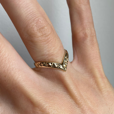 9ct Gold Starburst Wishbone Ring