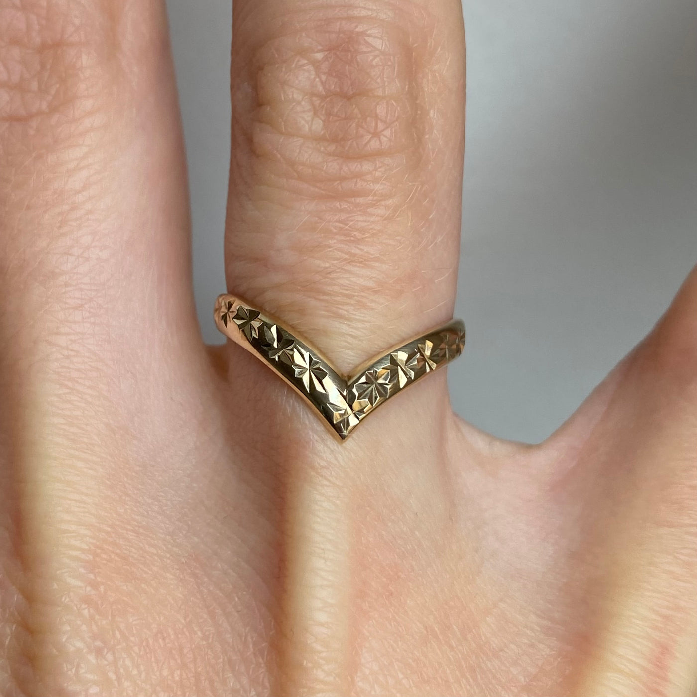 9ct Gold Starburst Wishbone Ring