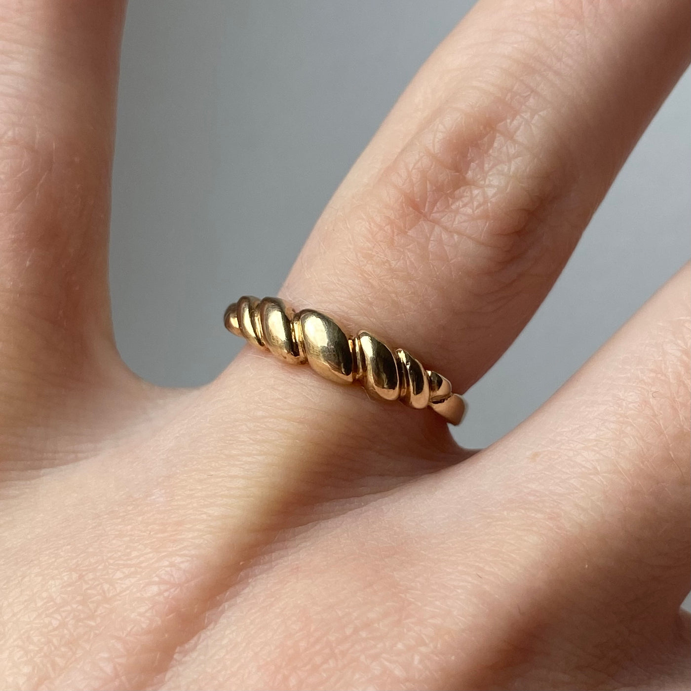 9ct Gold Twist Swirl Ring