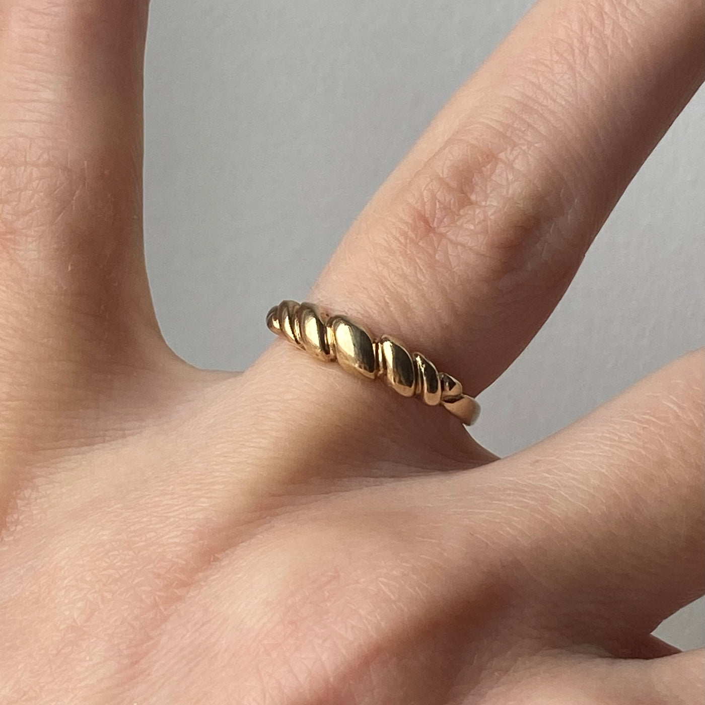 9ct Gold Twist Swirl Ring