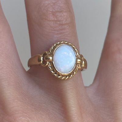 9ct Gold Oval Opal Ring