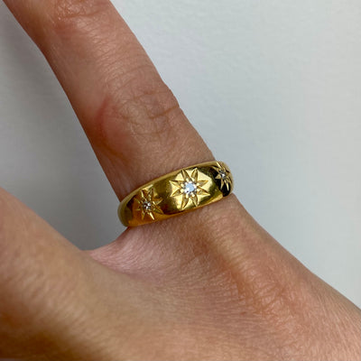 18ct Gold Antique Trio Diamond Starburst Ring