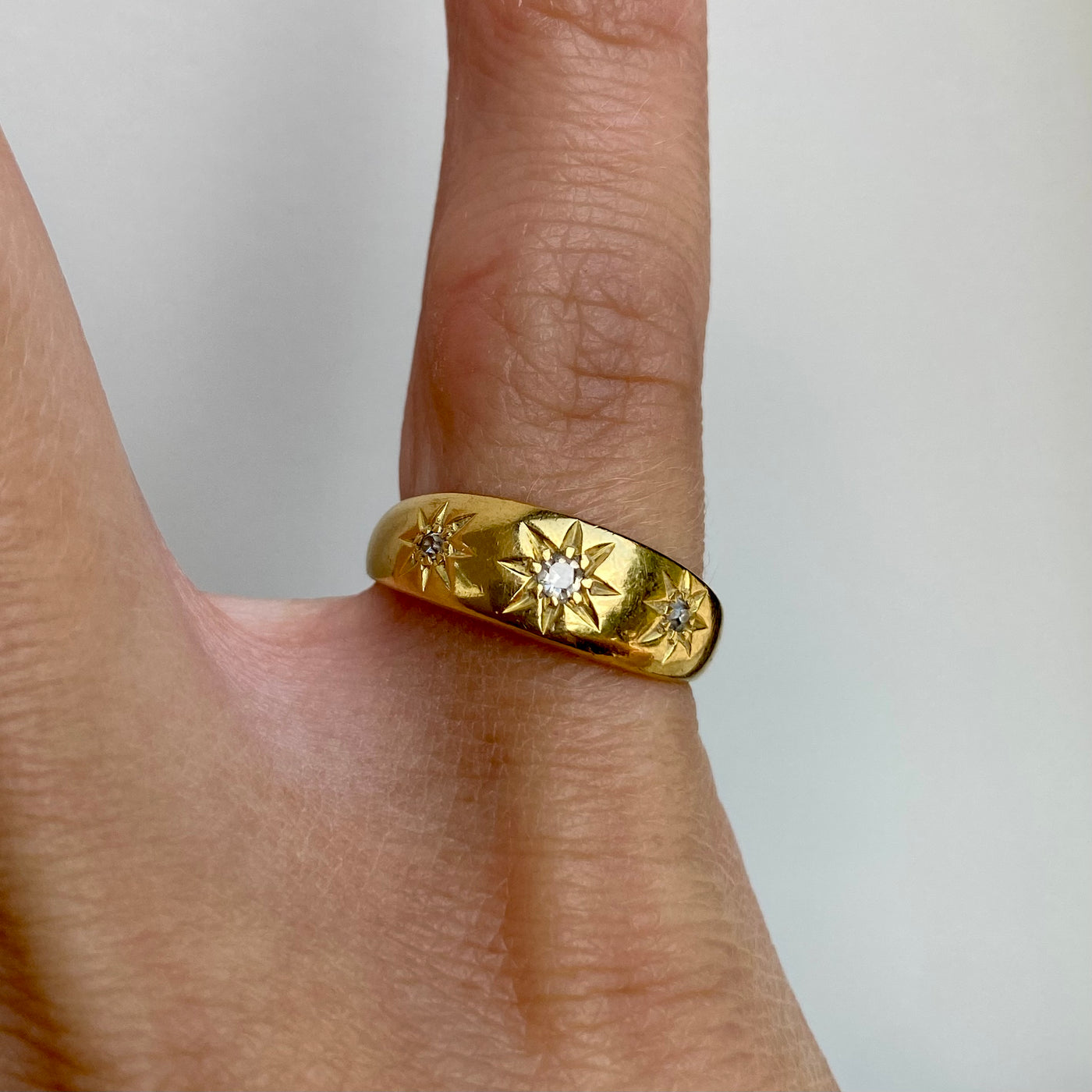 18ct Gold Antique Trio Diamond Starburst Ring