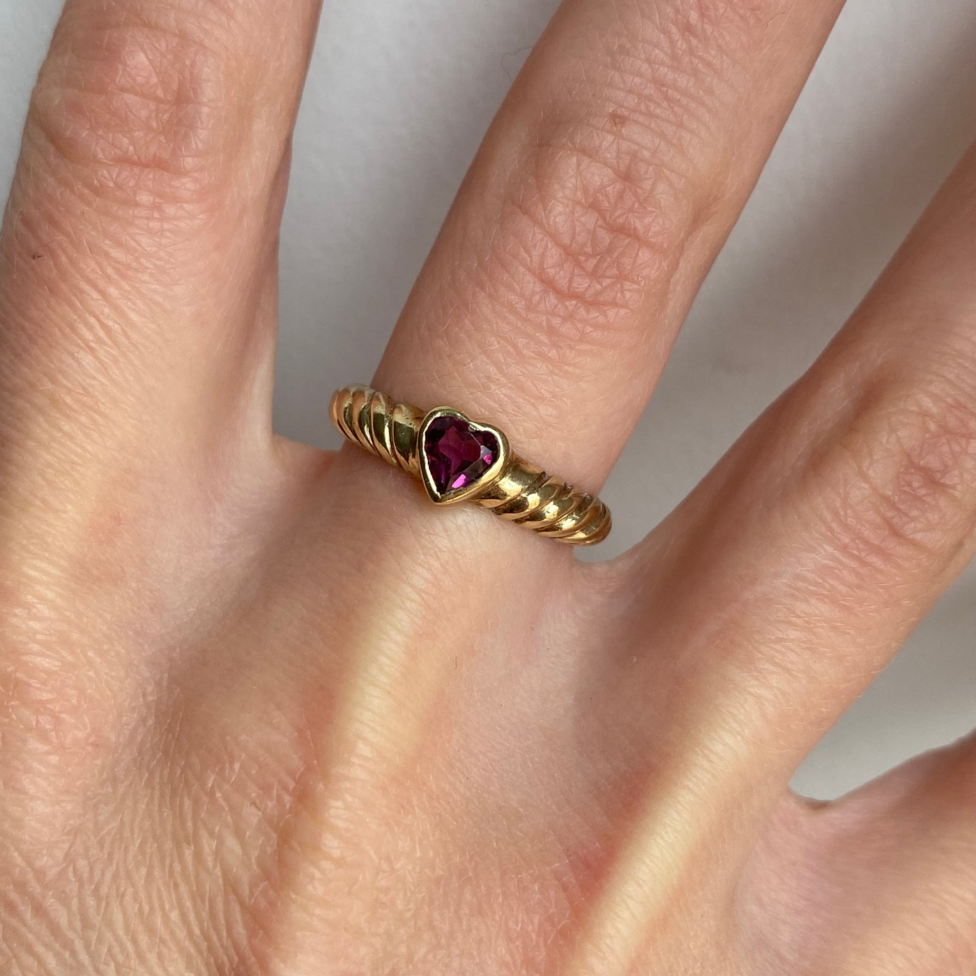 9ct Gold Garnet Heart Twist Ring