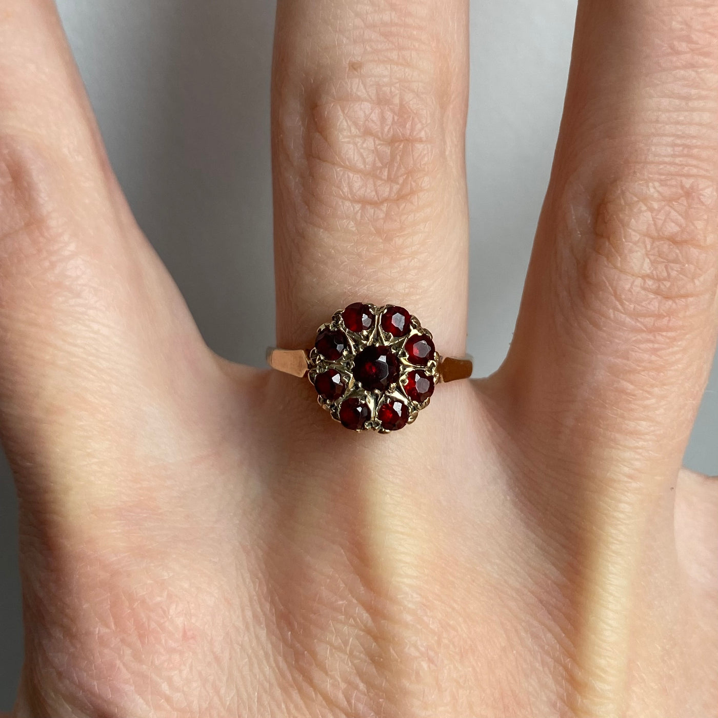 9ct Gold Garnet Cluster Star Ring