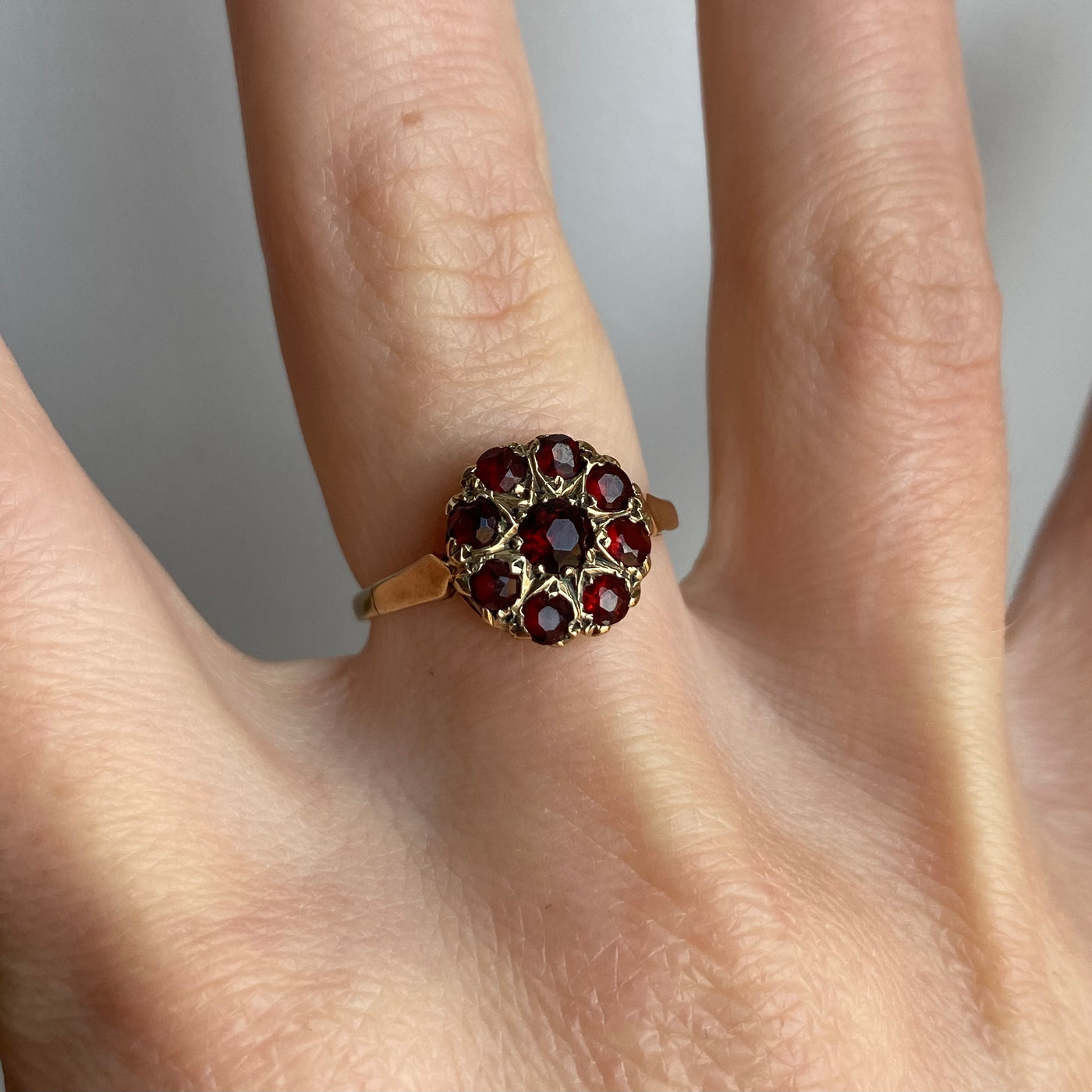 9ct Gold Garnet Cluster Star Ring