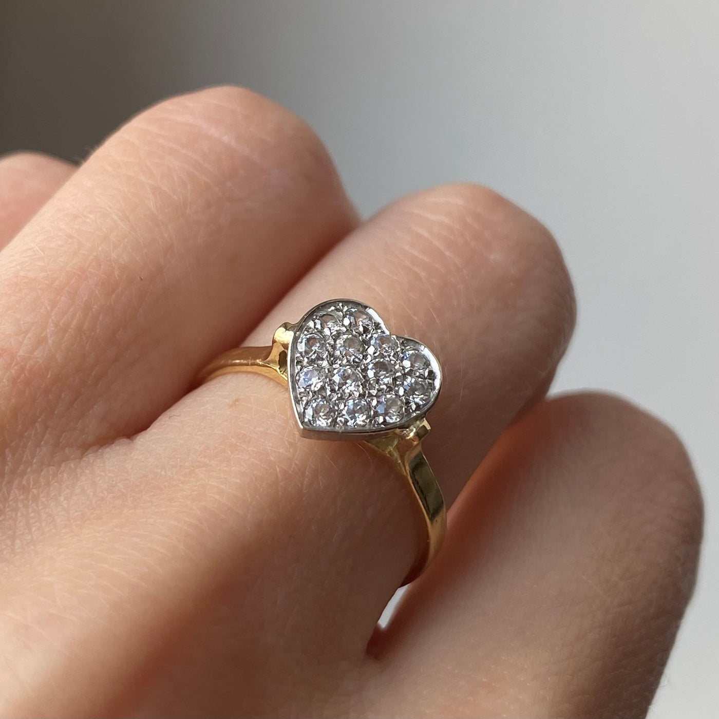 18ct Gold Platinum Diamond Heart Cluster Ring