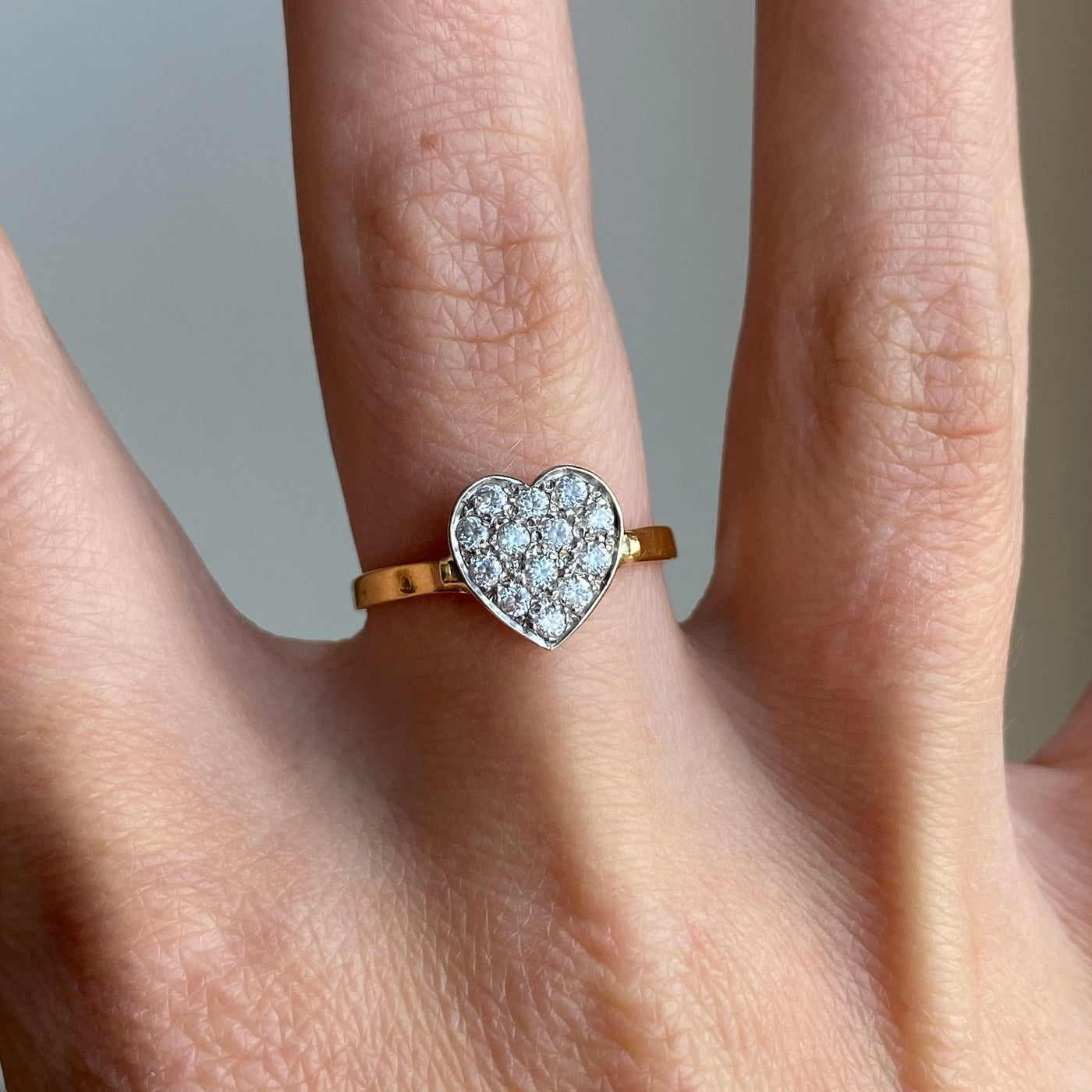 18ct Gold Platinum Diamond Heart Cluster Ring