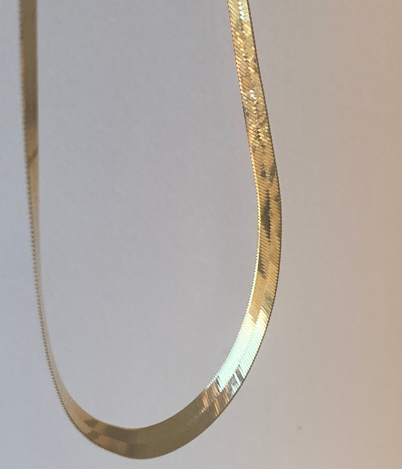 9ct Gold Graduating Molten Herringbone Chain Necklace