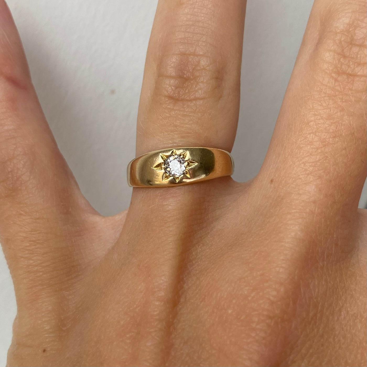 18ct Gold Antique Diamond Starburst Ring