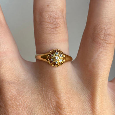 18ct Gold Diamond Daisy Cluster Ring 1918