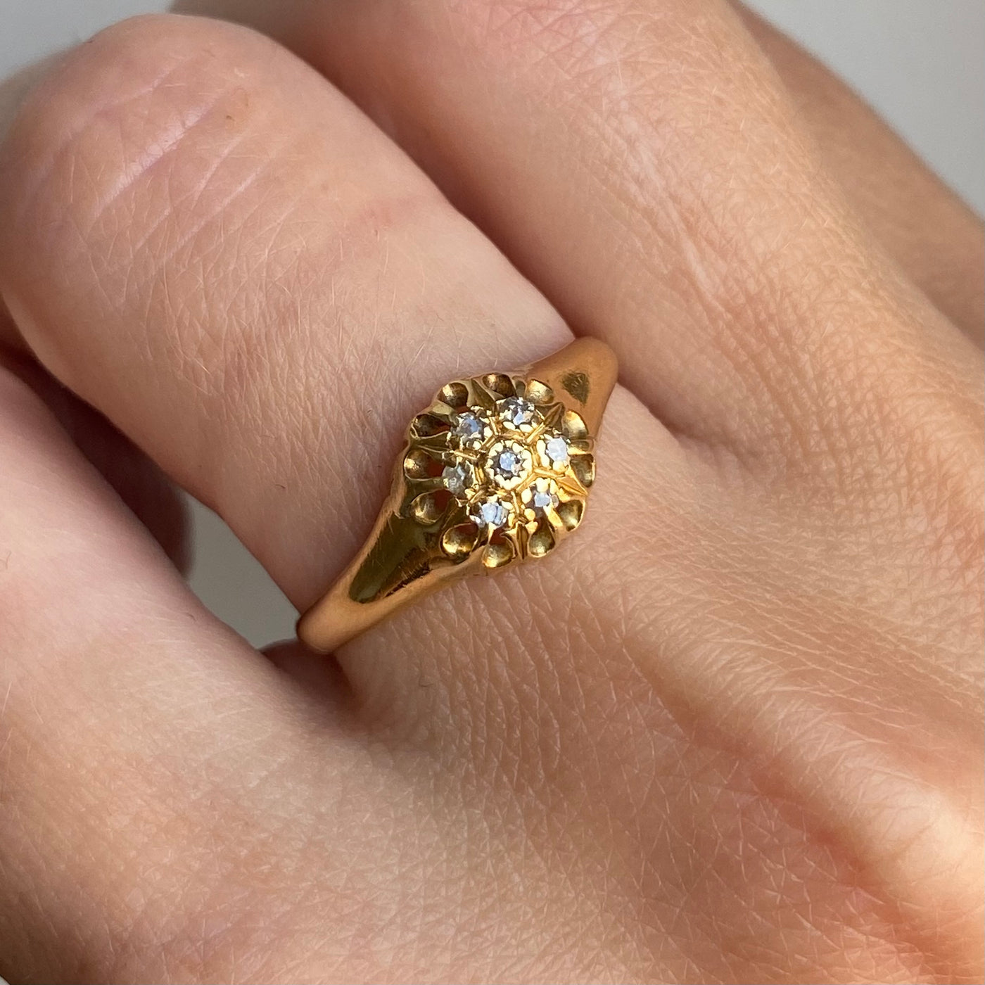 18ct Gold Diamond Daisy Cluster Ring 1918