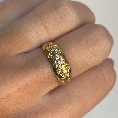 18ct Gold Scattered Starburst Diamond Ring