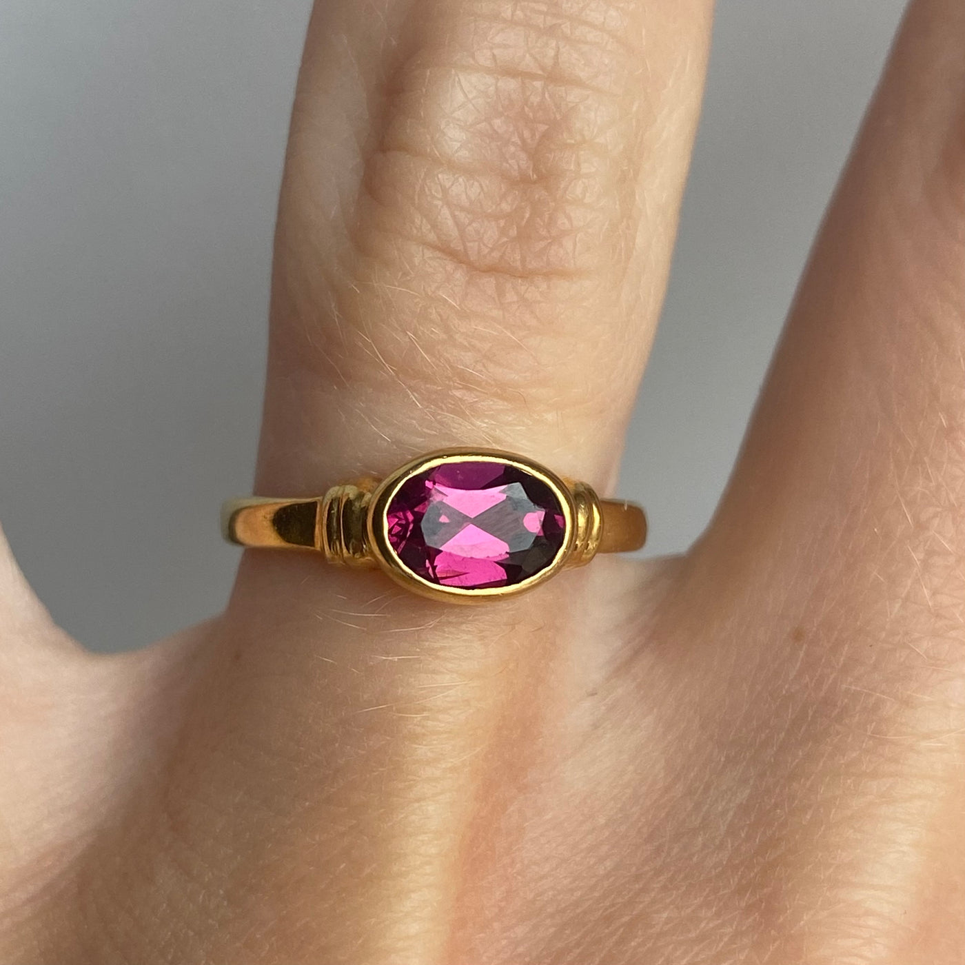 9ct Gold Oval Amethyst Ring