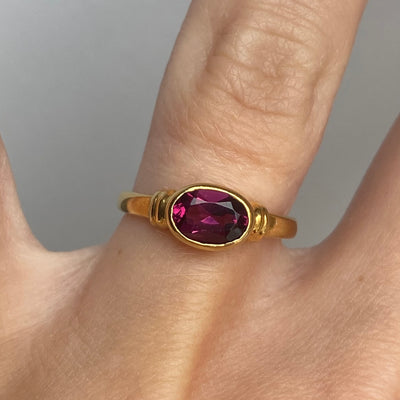 9ct Gold Oval Amethyst Ring