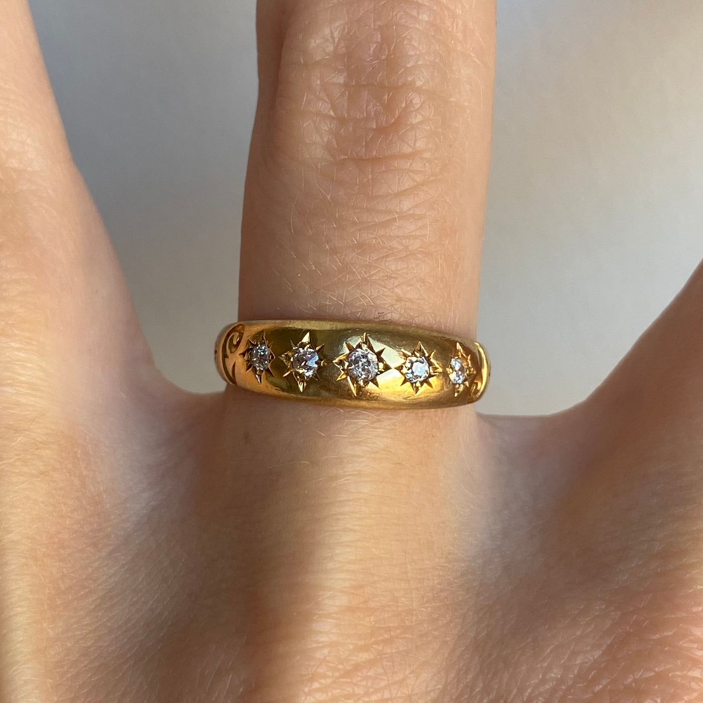 18ct Gold Victorian Five Diamond Starburst RIng