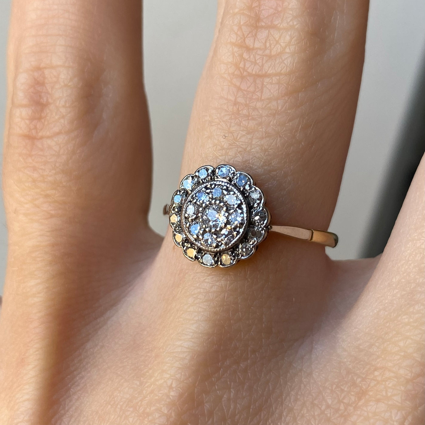 18ct Gold & Platinum Old Cut Diamond Daisy Deco Cluster Ring