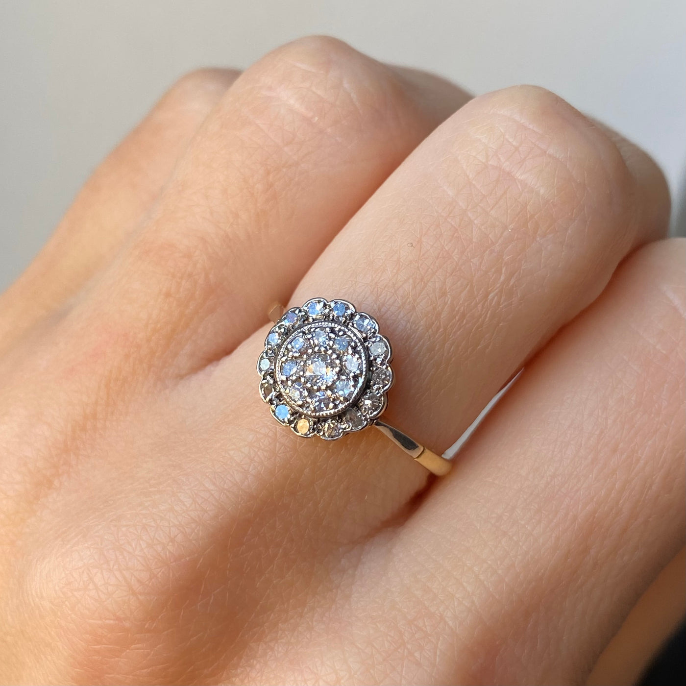 18ct Gold & Platinum Old Cut Diamond Daisy Deco Cluster Ring