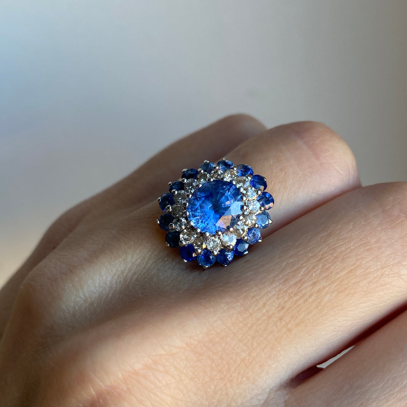 9ct Gold Light Blue Sapphire & Diamond Cluster Ring