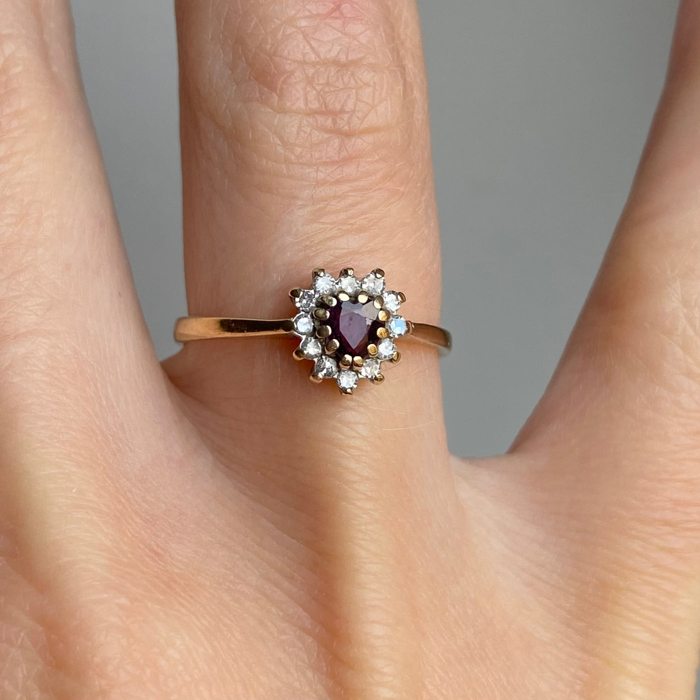 9ct Gold Diamond & Garnet Heart Ring