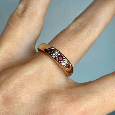 9ct Gold Ruby & Diamond Star Ring