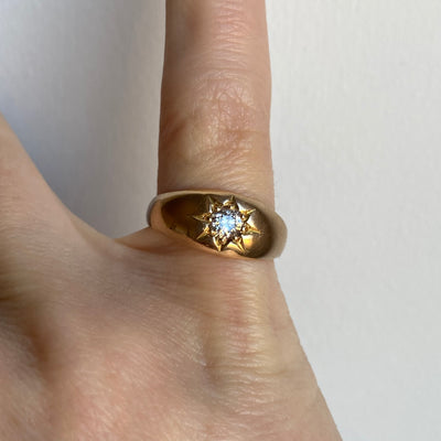 18ct Gold Antique Diamond Starburst Ring