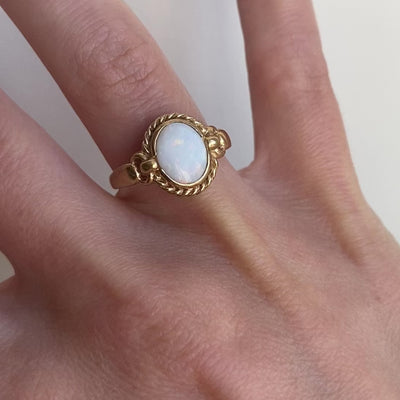 9ct Gold Oval Opal Ring