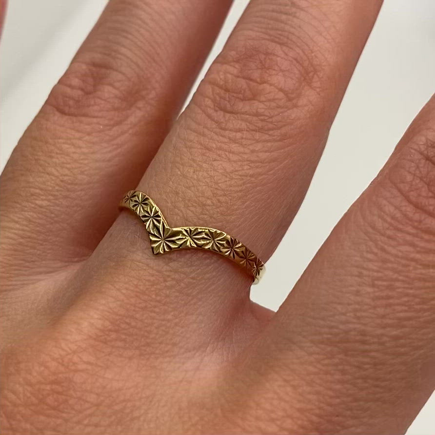 9ct Gold Starburst Wishbone Ring