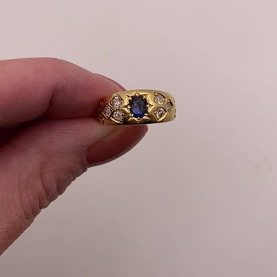 Antique 18ct Gold Sapphire & Scattered Diamonds Ring
