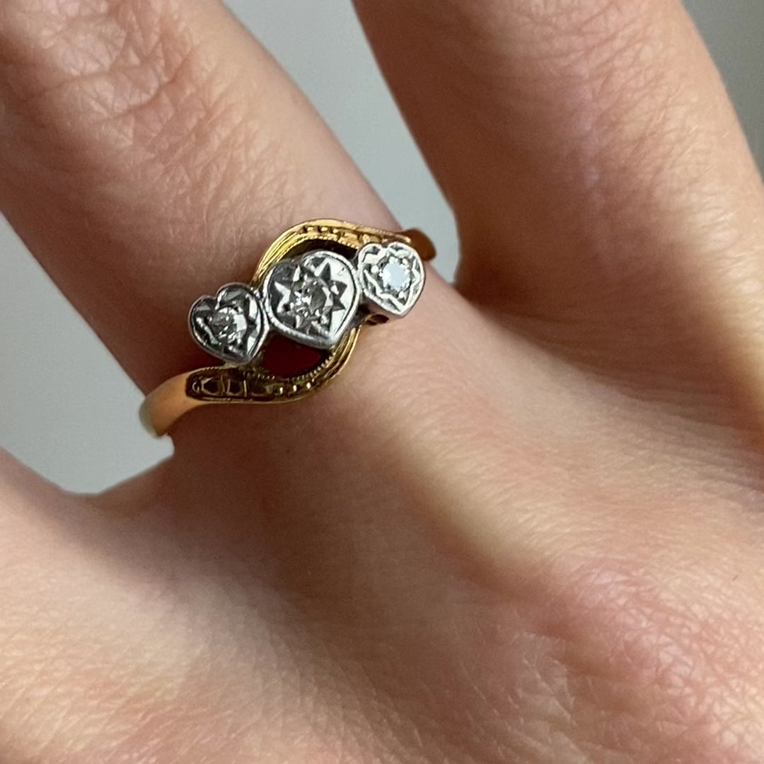 18ct Gold Vintage Trio Hearts Ring