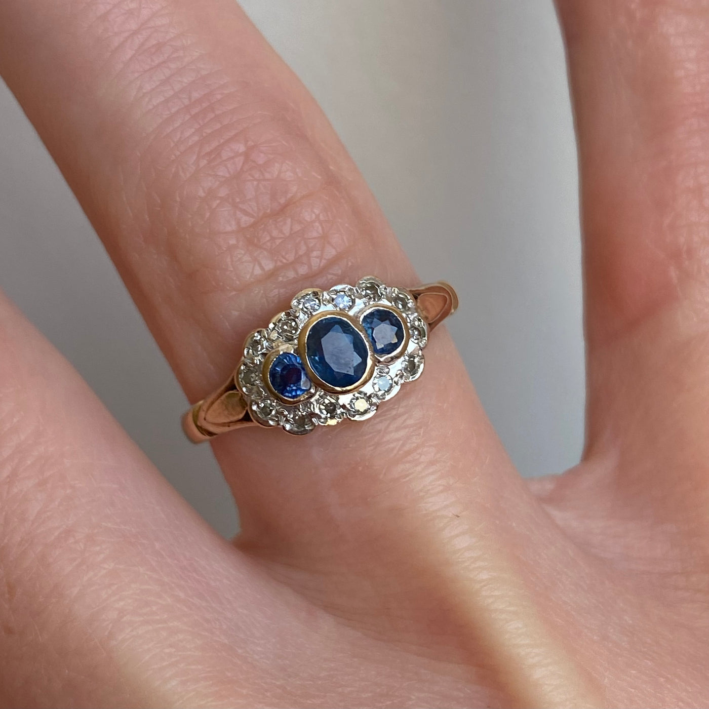 9ct Gold Ceylon Sapphire Trio Cluster Ring