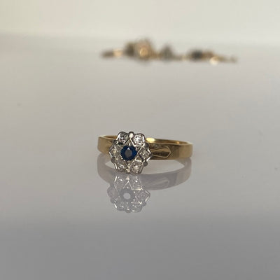 18ct Gold Diamond & Sapphire Daisy Ring