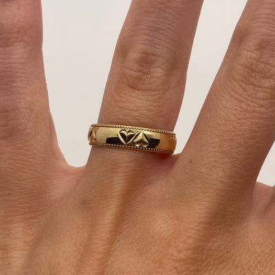 9ct Gold Paired Hearts Band Ring