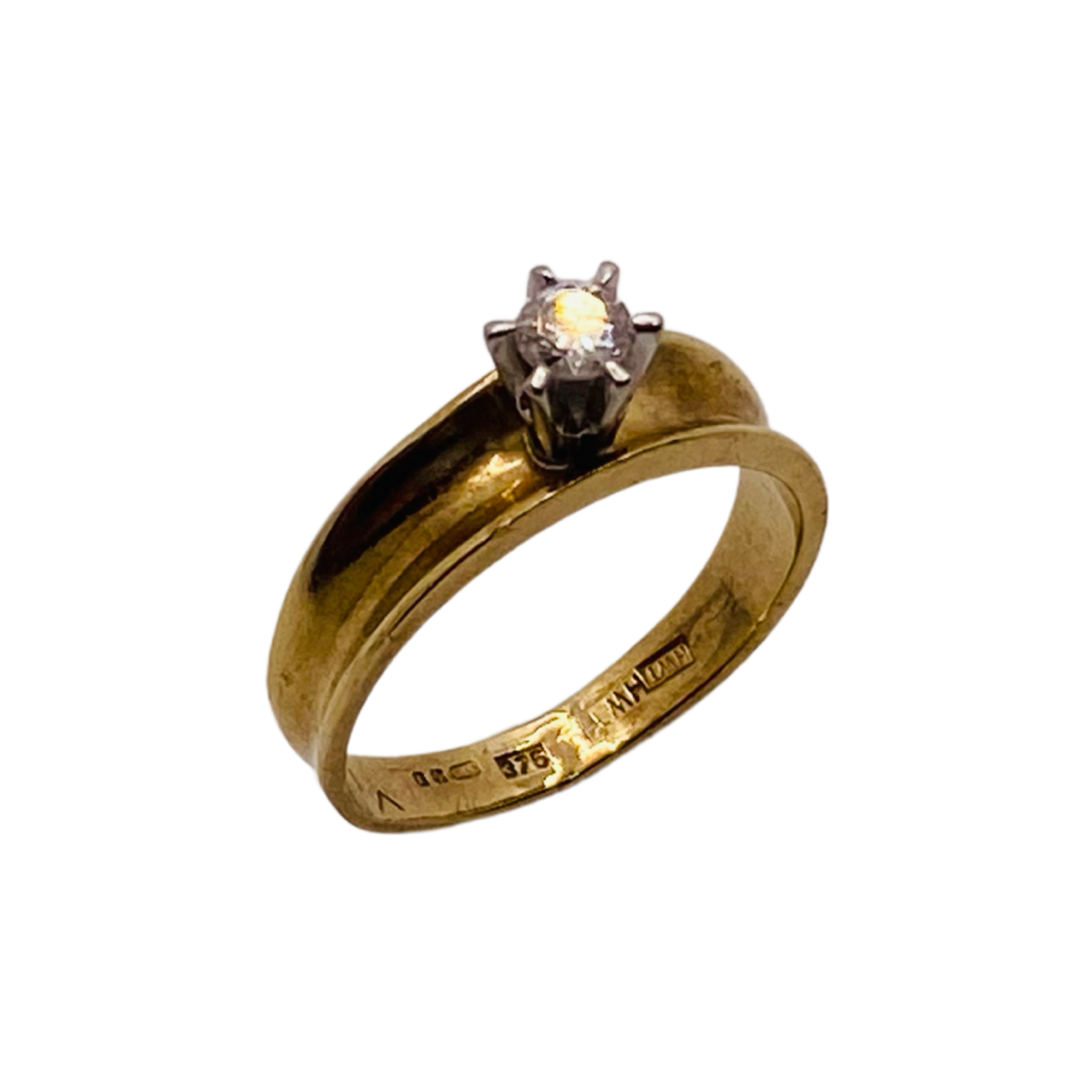 Chunky 9ct Gold Diamond Solitaire Ring