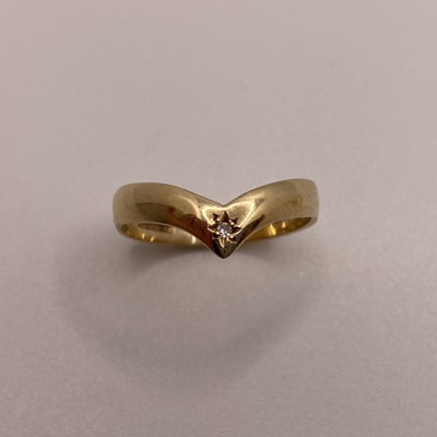 9ct Gold Chunky Wishbone Diamond Star Ring