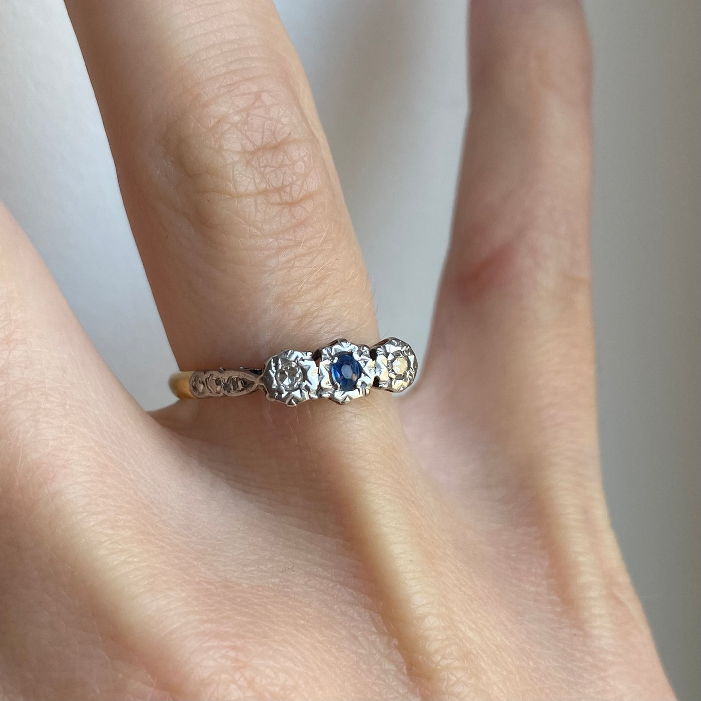 18ct Gold & Platinum Ceylon Sapphire & Diamonds Ring