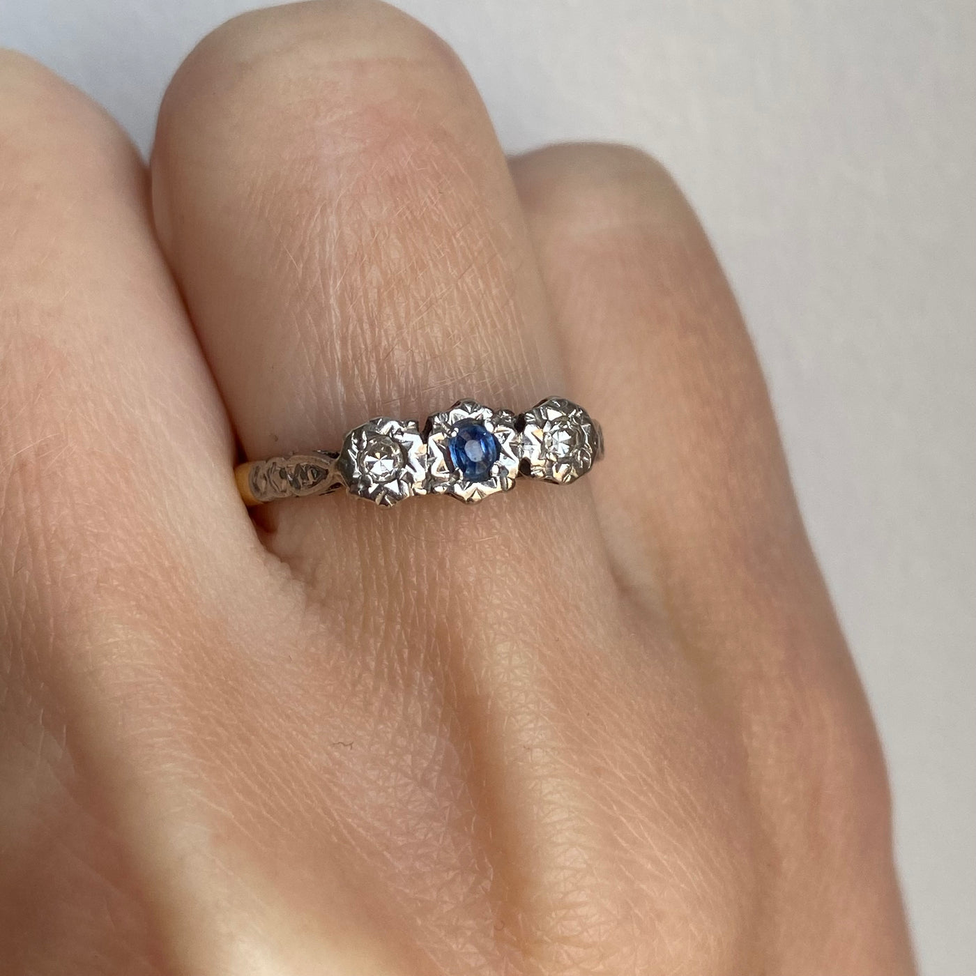 18ct Gold & Platinum Ceylon Sapphire & Diamonds Ring