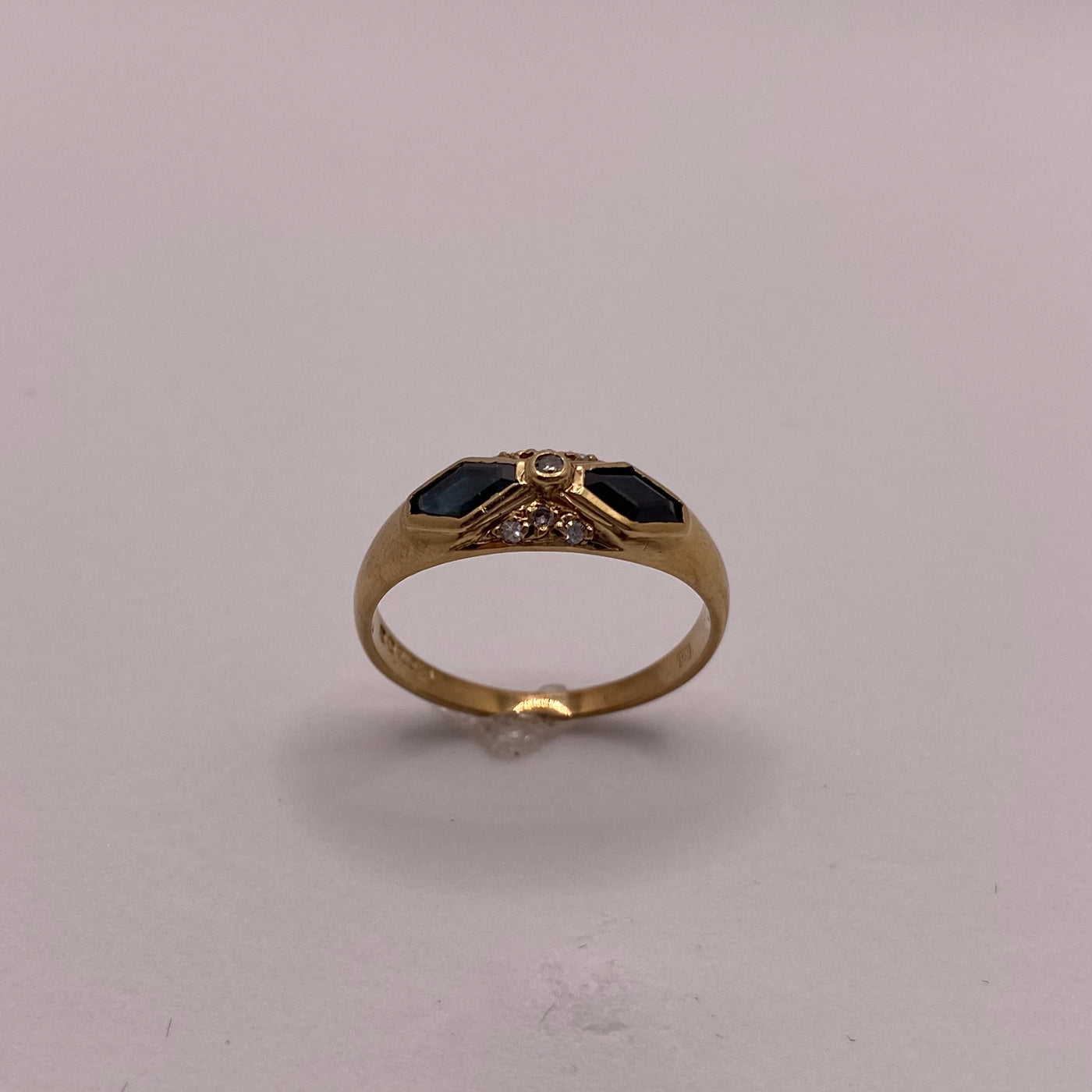 9ct Gold Sapphire Diamonds Ring