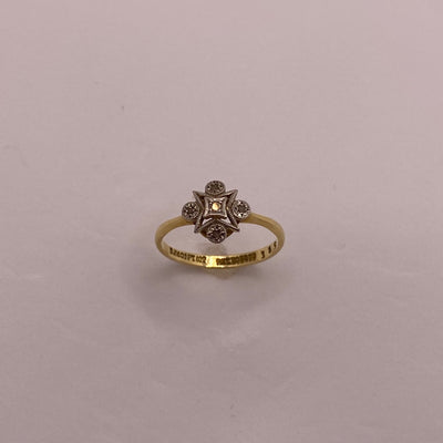 9ct Gold Intricate Art Deco Diamond Ring