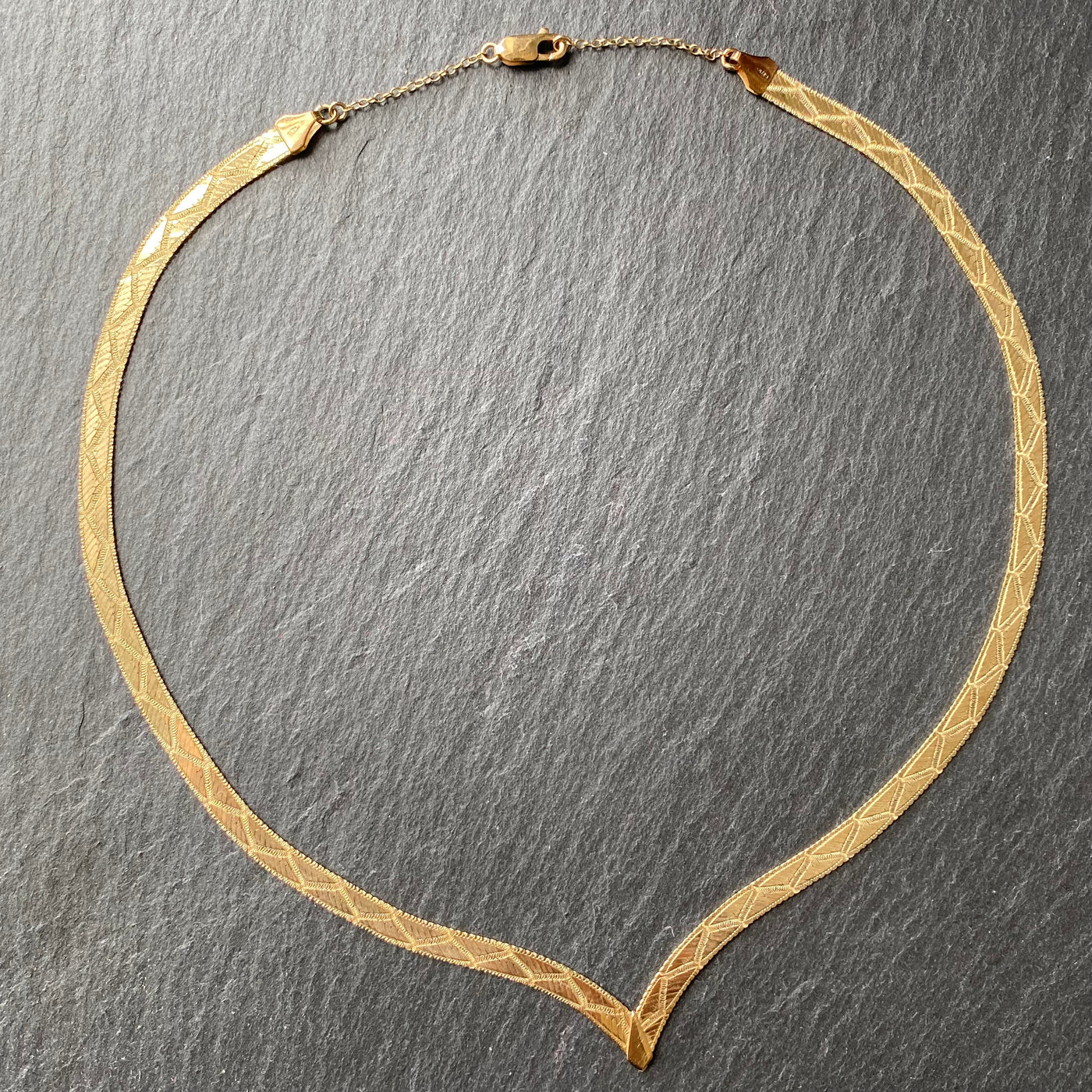 9ct Gold Herringbone Point Necklace