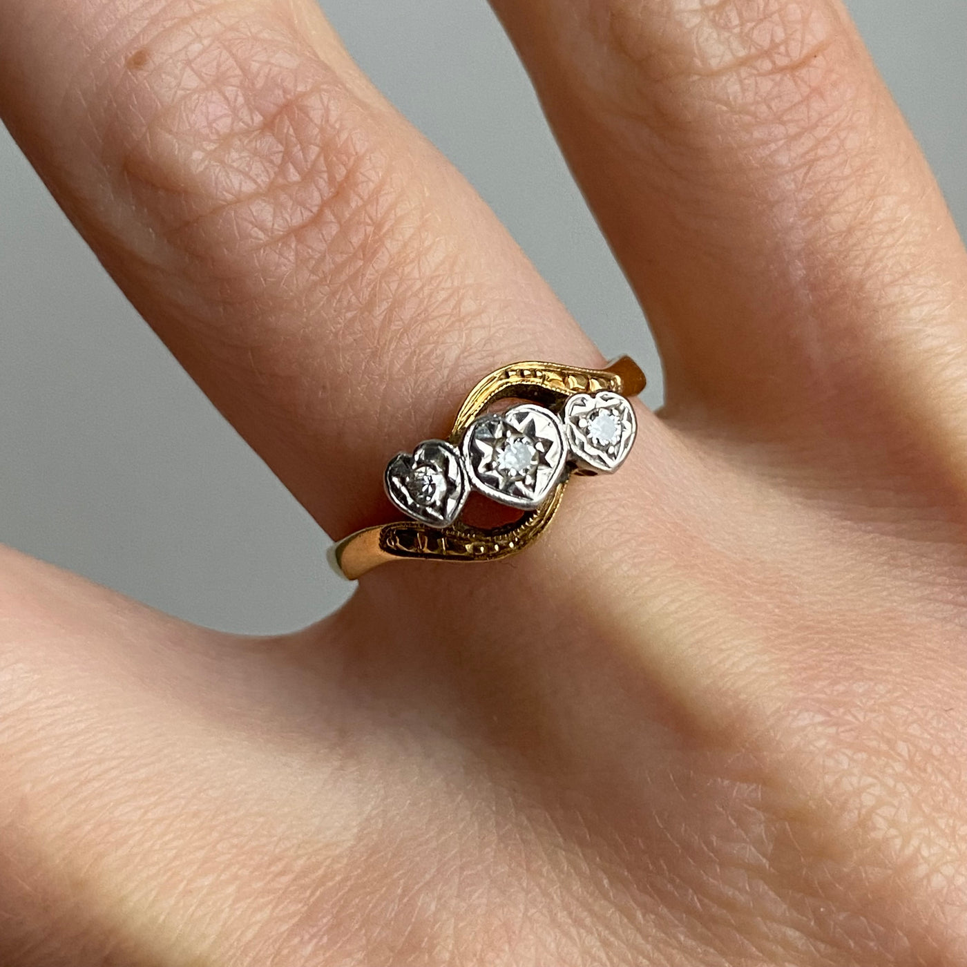 18ct Gold Vintage Trio Hearts Ring