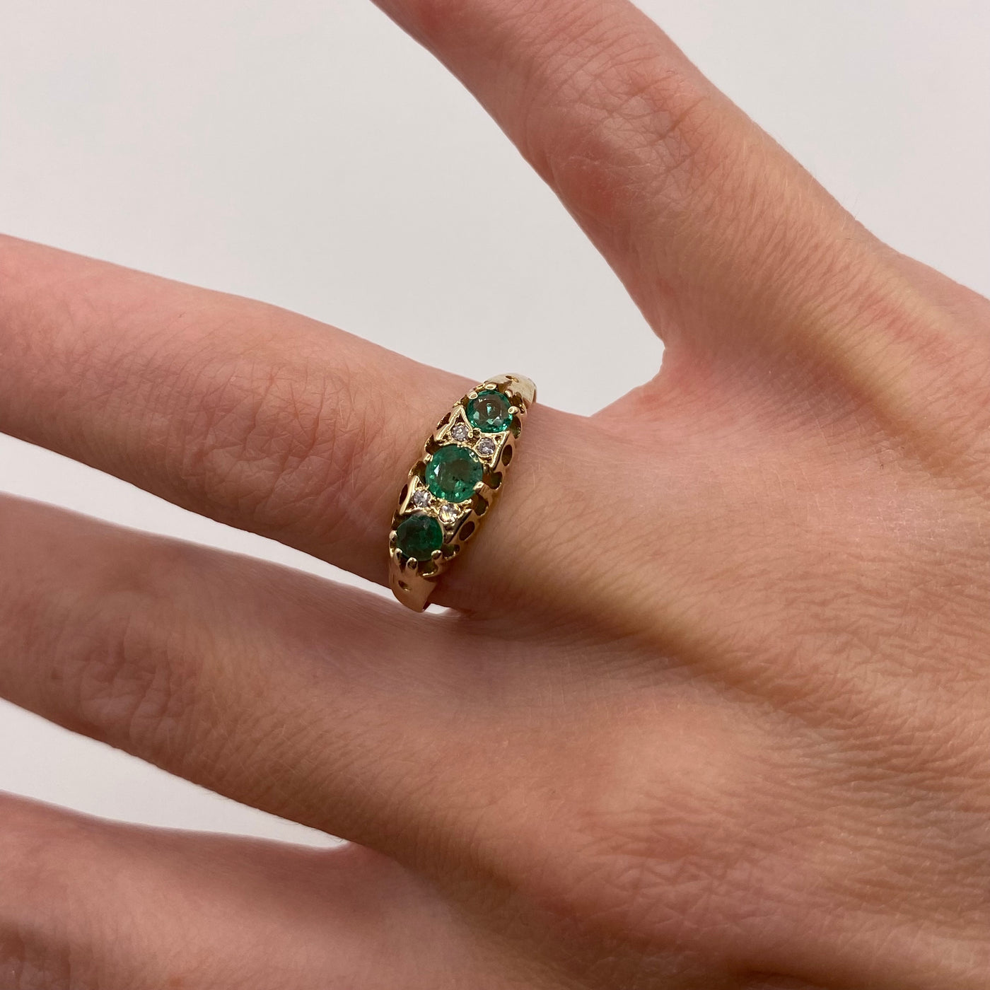 9ct Gold Emerald & Diamond Ring