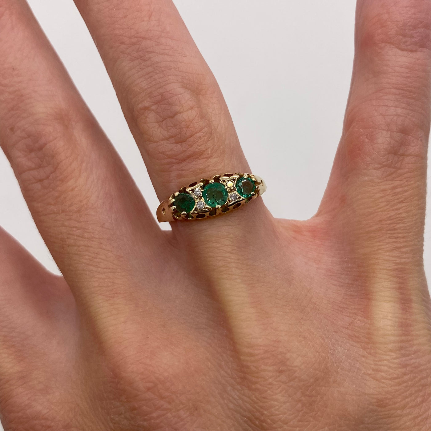 9ct Gold Emerald & Diamond Ring