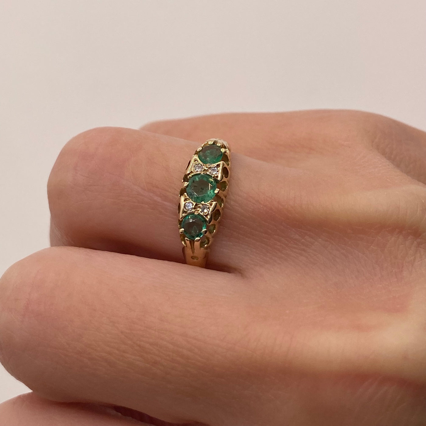 9ct Gold Emerald & Diamond Ring